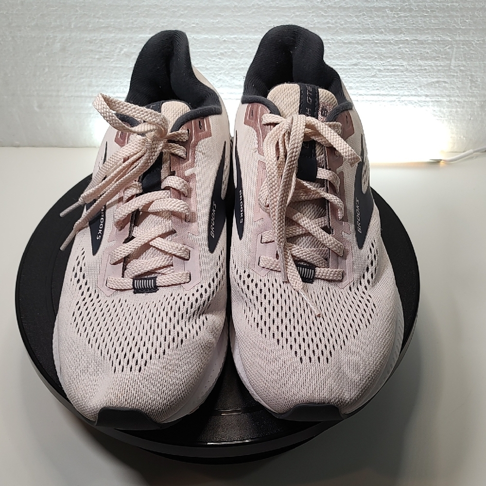 Brooks Launch 9 Women's Athletic Running Shoes - Pink and Black Size 9